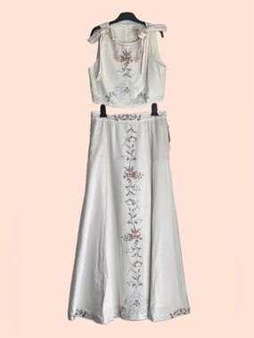 NWT CAMILA COELHO Embroidered White Two-Piece Set with Floral Motif